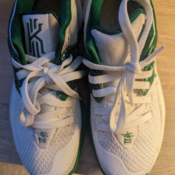 Nike youth 7 Kyrie green and white speckle worn but good condition - Picture 8 of 12